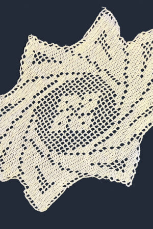 18"x12" Doily | White Spiral