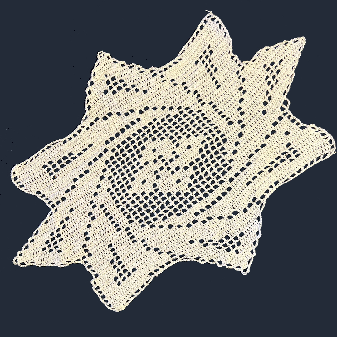 18"x12" Doily | White Spiral