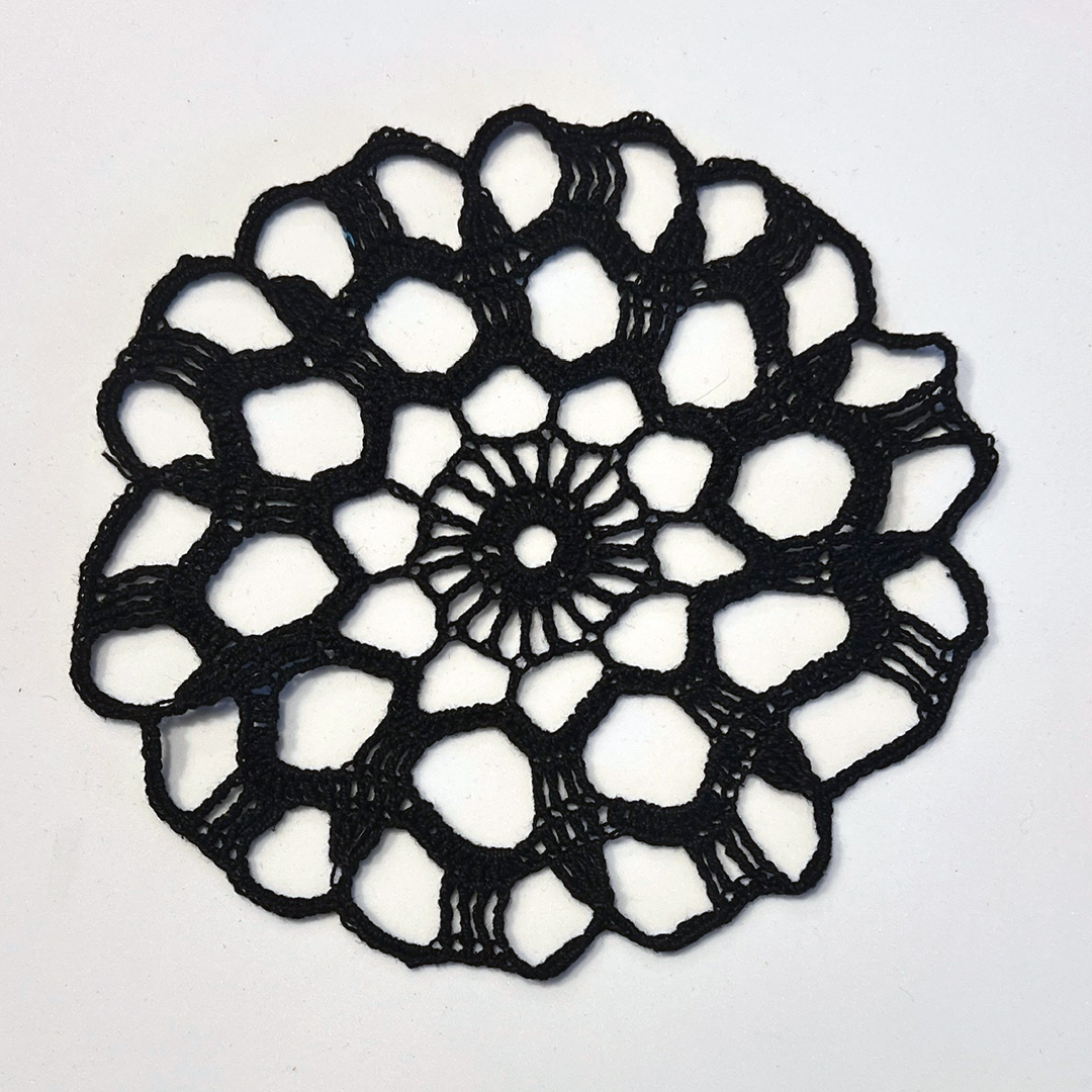 7" Doily | Black