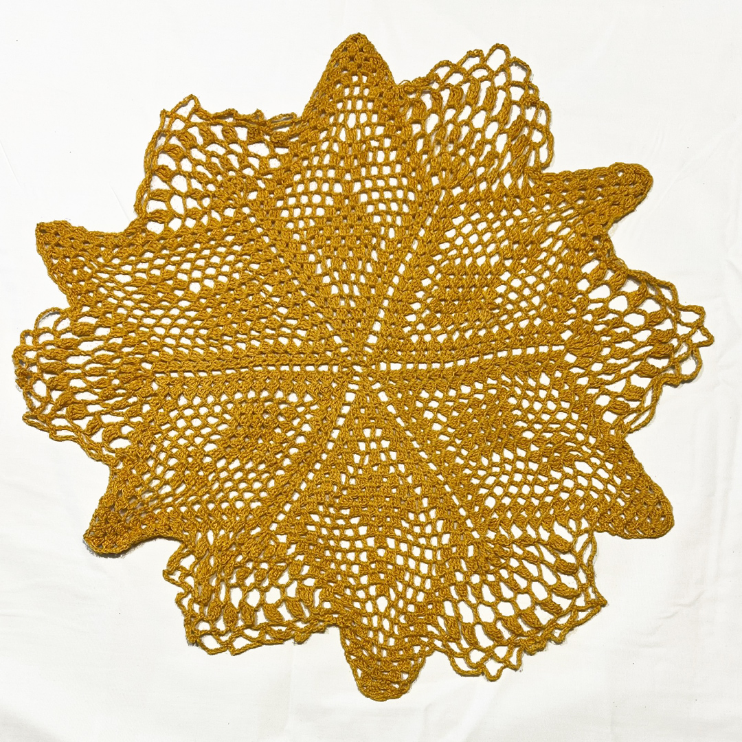 14" Doily | Gold Star
